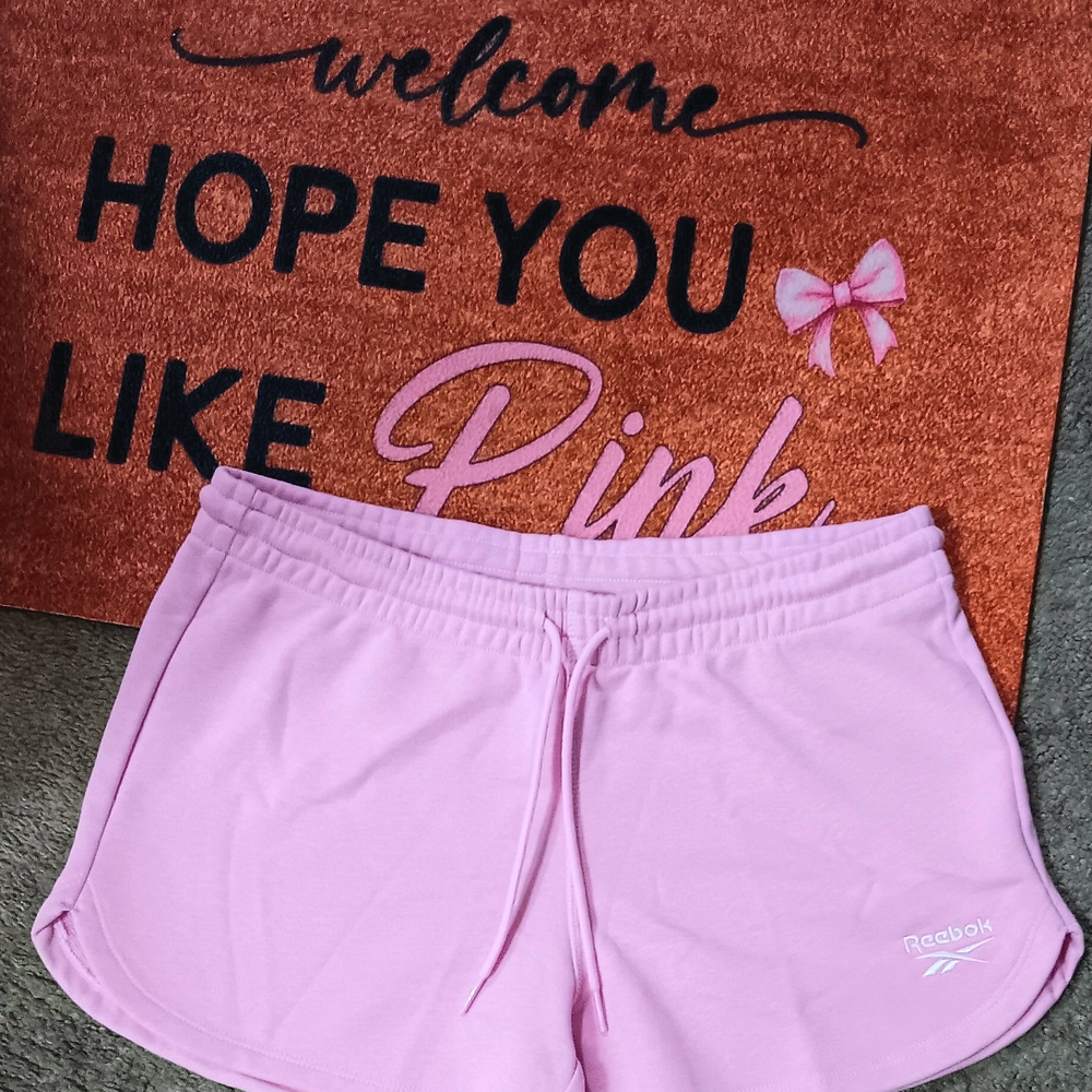 Reebok Women's Pink Shorts ๐ - Picture 1 of 3